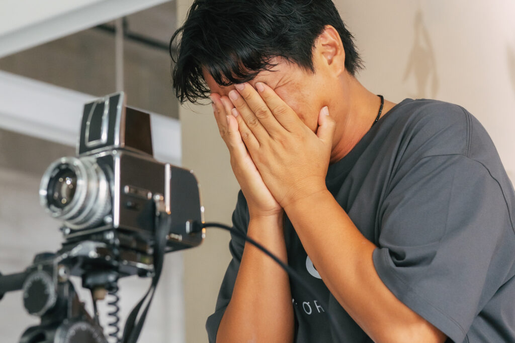 涙する村上佑